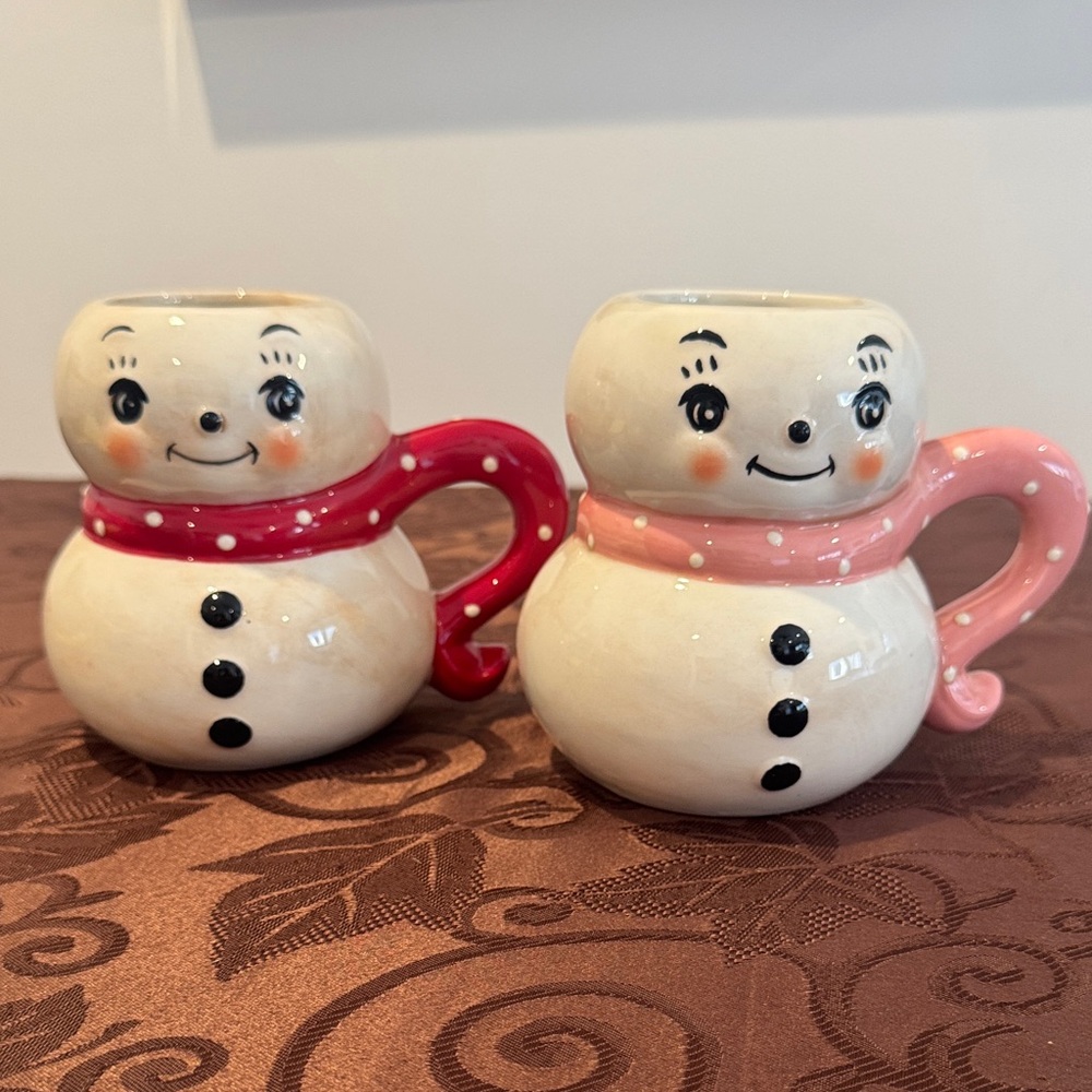 ❄️⛄️ Set of 2 Holiday Johanna Parker Mugs
